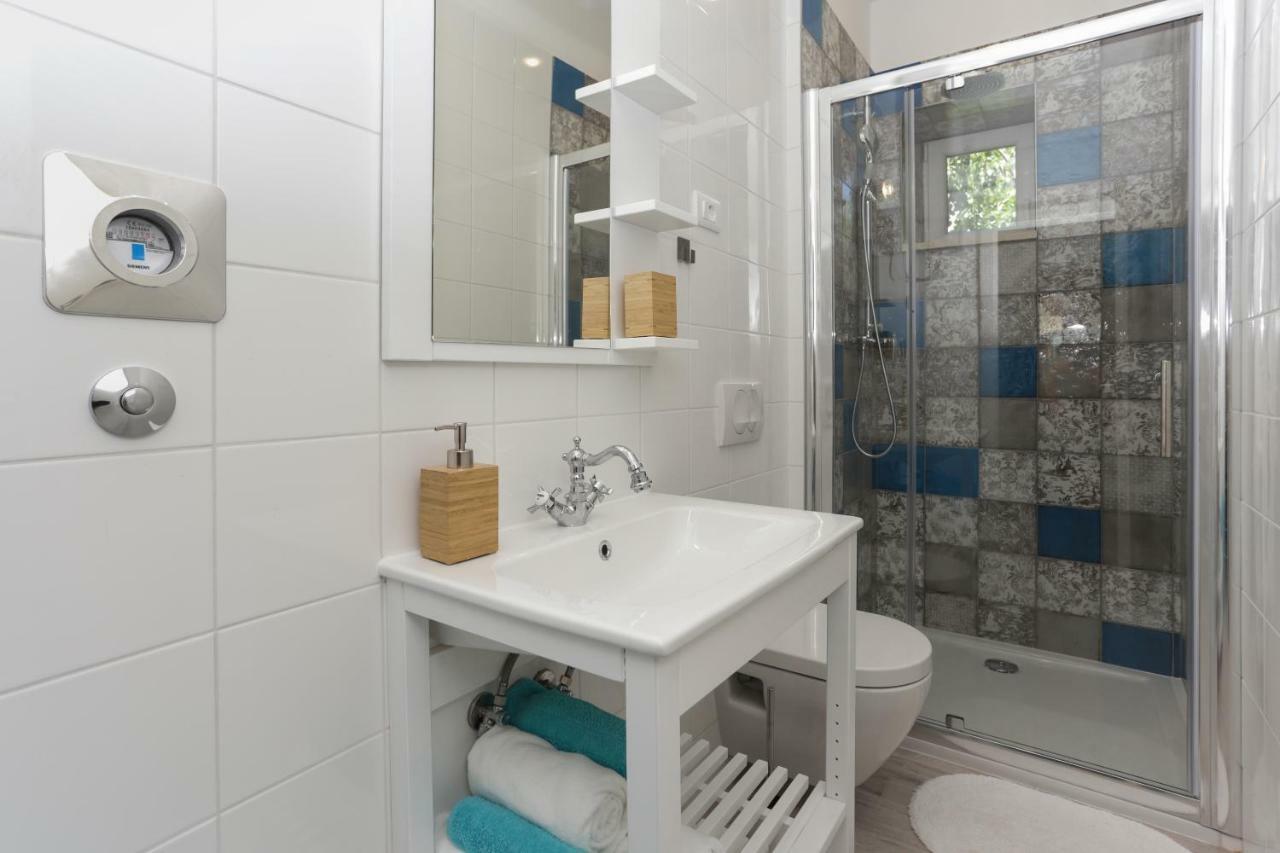 Beach Apartment Korina Sumpetar Buitenkant foto