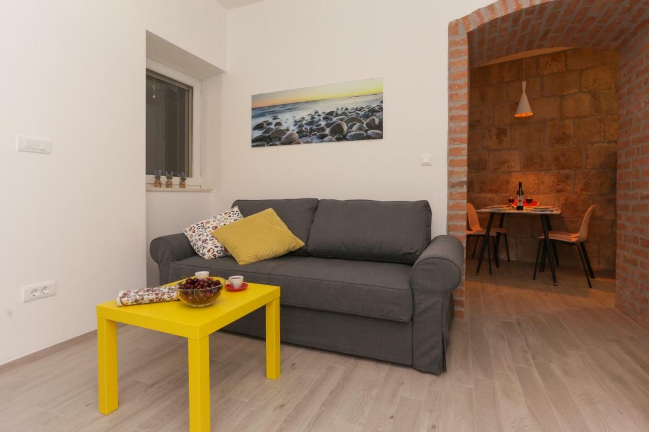 Beach Apartment Korina Sumpetar Buitenkant foto