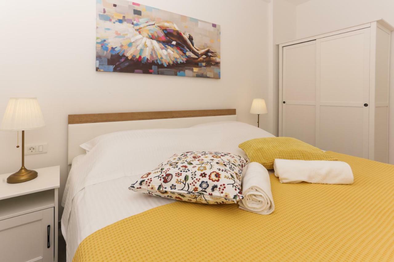Beach Apartment Korina Sumpetar Buitenkant foto