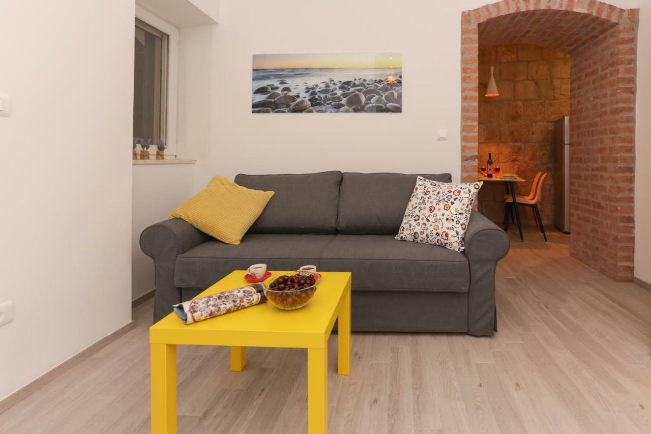 Beach Apartment Korina Sumpetar Buitenkant foto