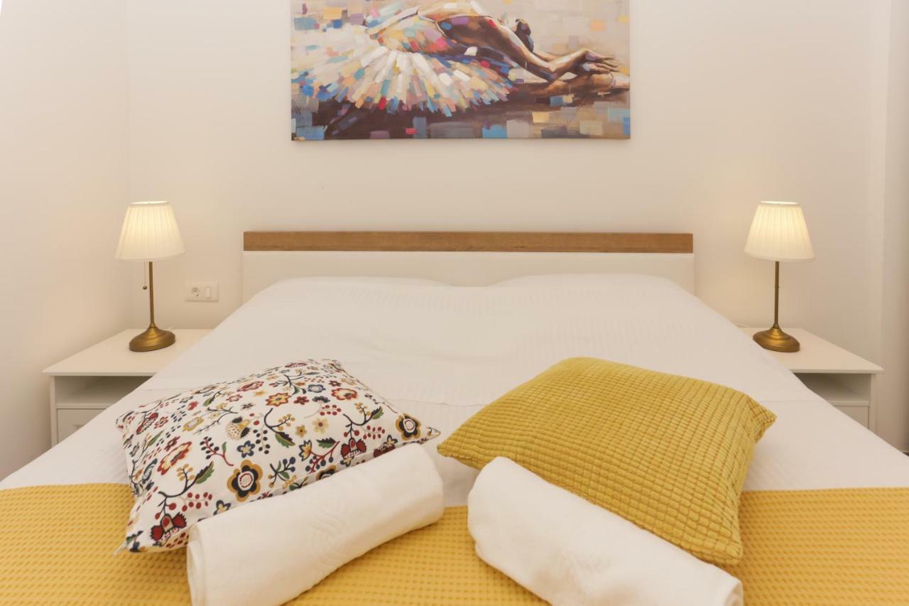 Beach Apartment Korina Sumpetar Buitenkant foto