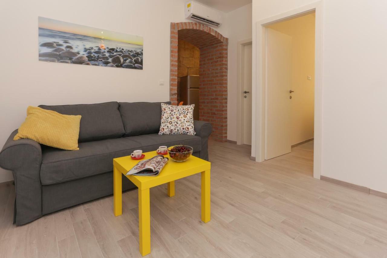 Beach Apartment Korina Sumpetar Buitenkant foto